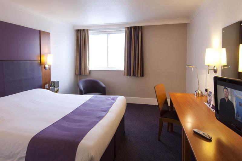 Premier Inn Coventry East Ansty  ภายนอก รูปภาพ